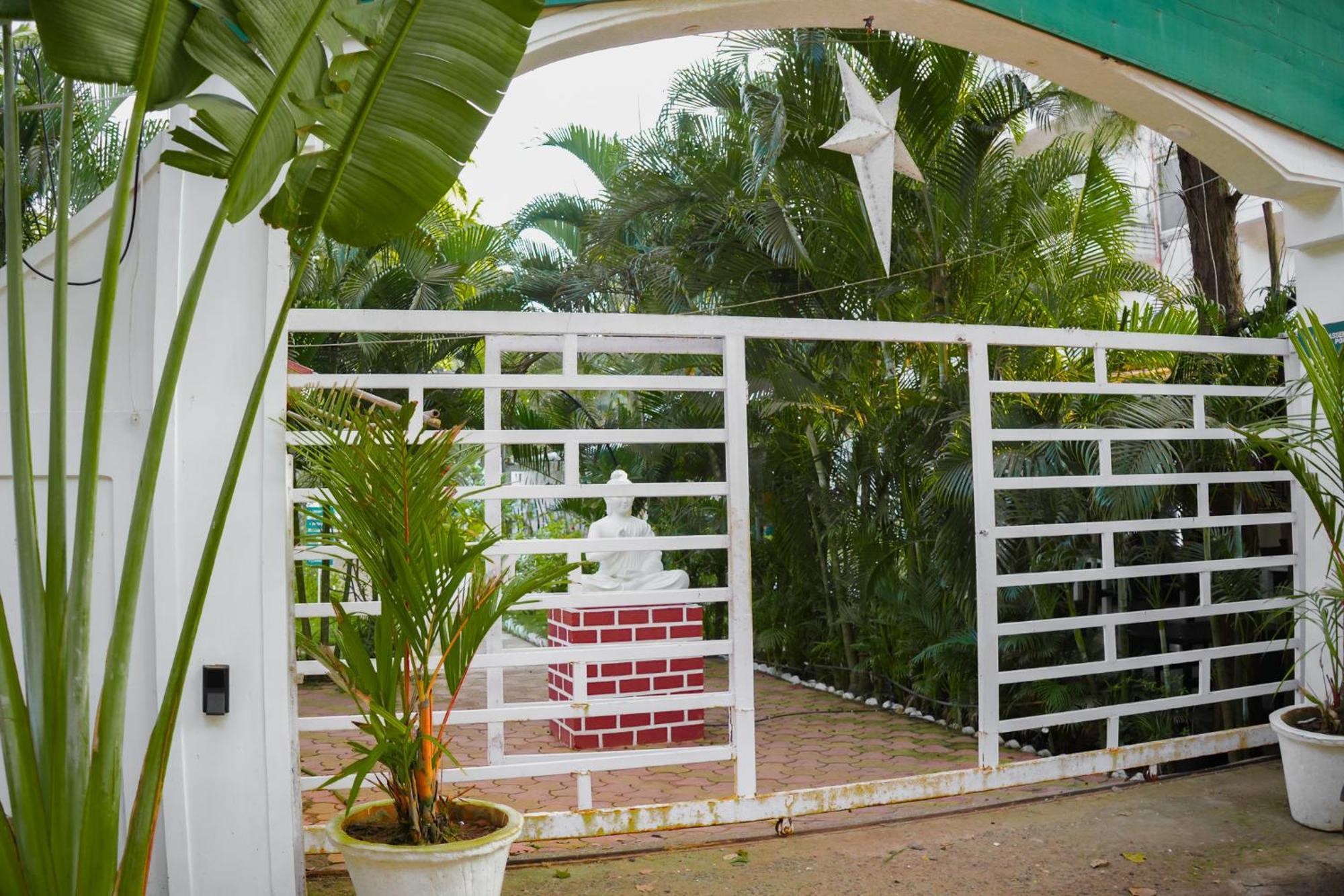 Seabliss Cottages Morjim Exterior photo